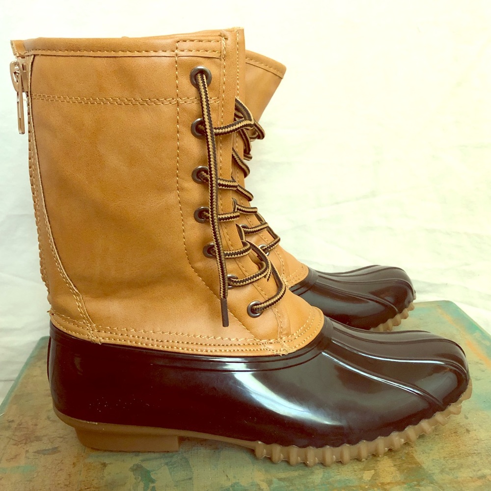 Madden Girl Duck Boots NWOT